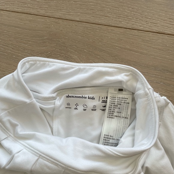Abercrombie Skorts-white! Size 7/8. - Picture 3 of 3